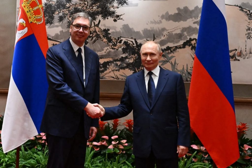Ni ruski, ni američki, već srpski predsjednik – dok blokaderi ruše i maštaju o izolaciji, Vučić diplomatskom ofanzivom radi za građane Srbije