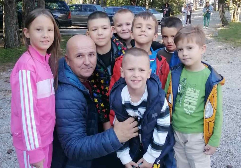 Nikšićki predškolci pješačili Trebjesom