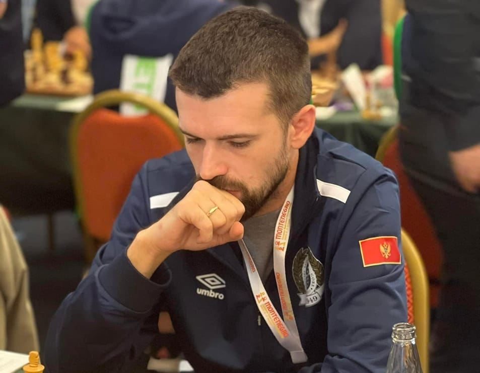 Pečurica: Pošto vidim da je važnije ako se zaprijeti nekom bitnom akteru političke scene, sledeći put neka ja primam prijetnje a vama neka namještaju batine