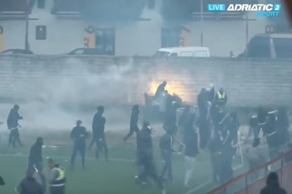Policija privela 22 Vojvoda zbog nereda na utakmici u Nikšiću