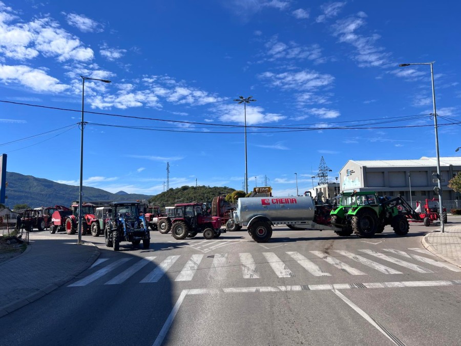 Danas protest poljoprivrednika: Traktorima iz Nikšića krenuli u Podgoricu