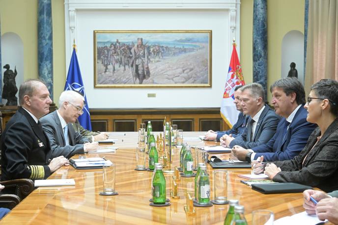 Gašić i komandant NATO snaga u Napulju razgovarali o KFOR-u, vojnoj neutralnosti i stabilnosti Zapadnog Balkana