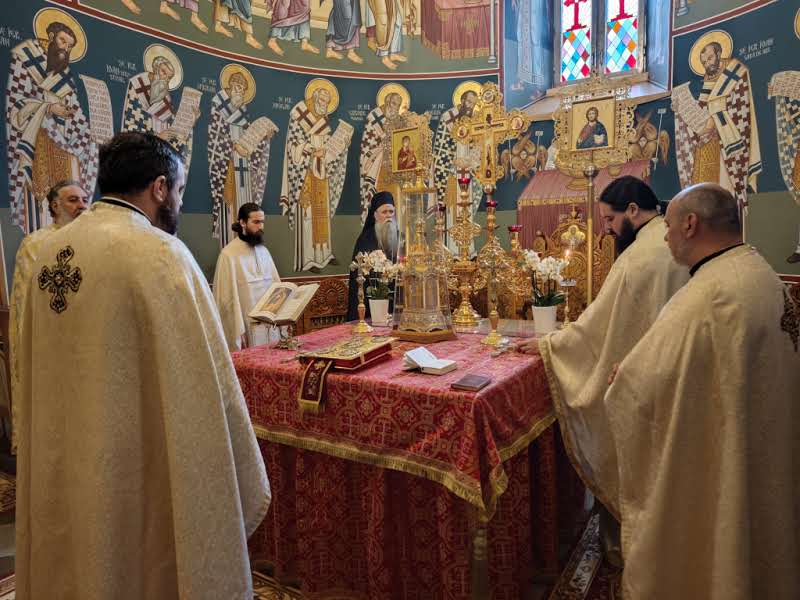 Mitropolit Joanikije prisustvovao liturgijskom sabranju u rumunskom manastiru Zosin