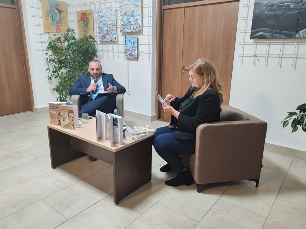 U Kniću održana promocija knjigа „Blagoje Jovović Srpski heroj u vučijoj jazbini“ Marije Jovović 