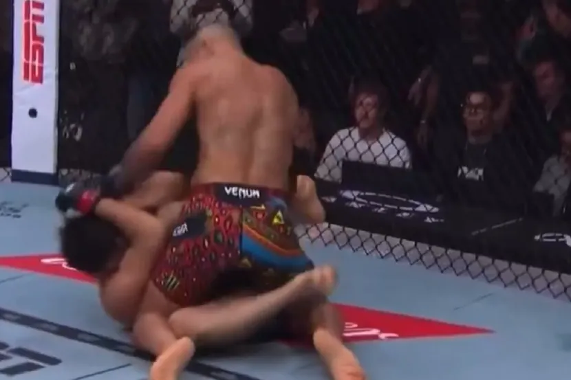 Aleks Pereira ekspresno isprebijao Ankalaeva i ponovo postao UFC šampion!