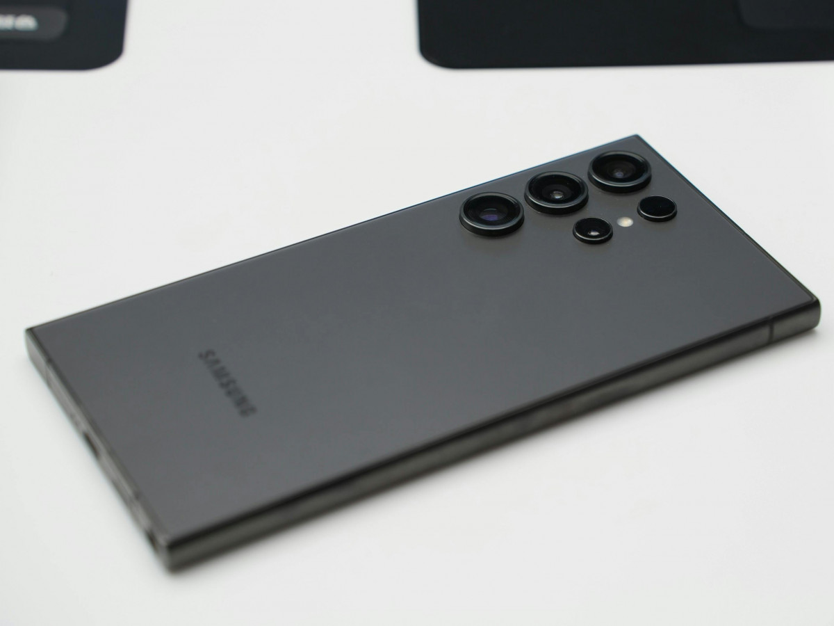 SAMSUNG