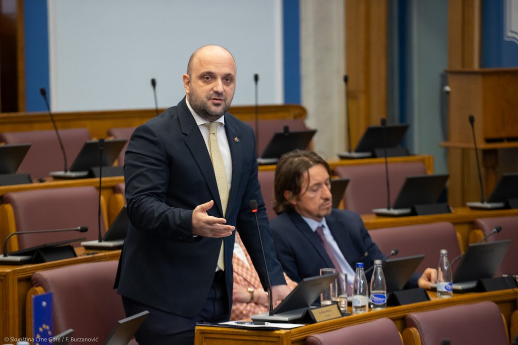 SLOBODNA ZONA: Gost ministar pravde Bojan Božović – Ima li pravde u Crnoj Gori?
