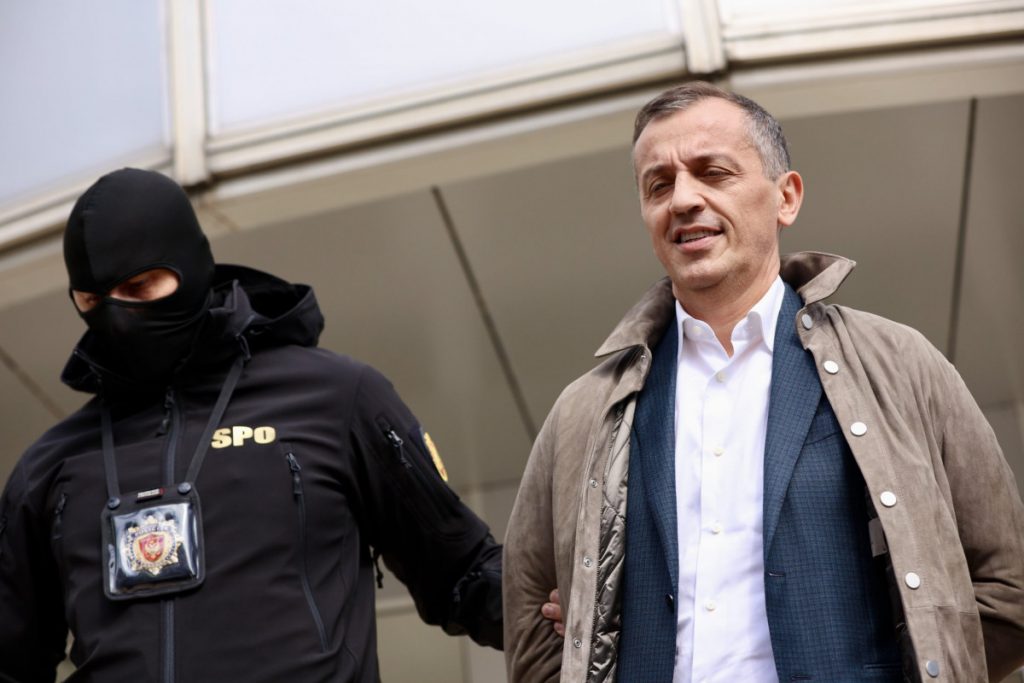 General Dakić i Predrag Bošković direktno odgovorni za iznošenje oružje iz magacina u Brezoviku uoči izbora 2020. godine?