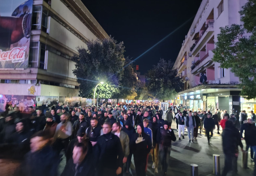 (FOTO/VIDEO) Završen protest u Podgorici: „Ustala je Crna Gora, država se branit mora“