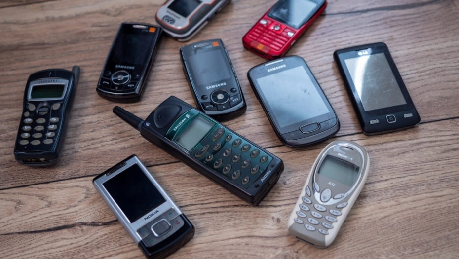 Ni pod razno ne bacajte stare mobilne telefone – skupljaju prašinu u fioci, a vrijede pravo bogatstvo!