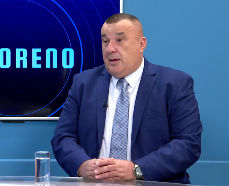 Rađenović imao udes upravljajući službenim automobilom, povrijedio glavu