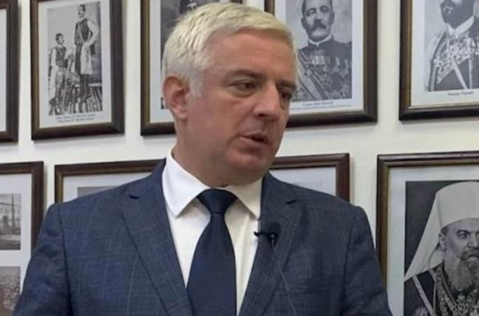 „Strpljenje građana nije bezgranično“: Nadležni da hitno uklone ploču u Morinju