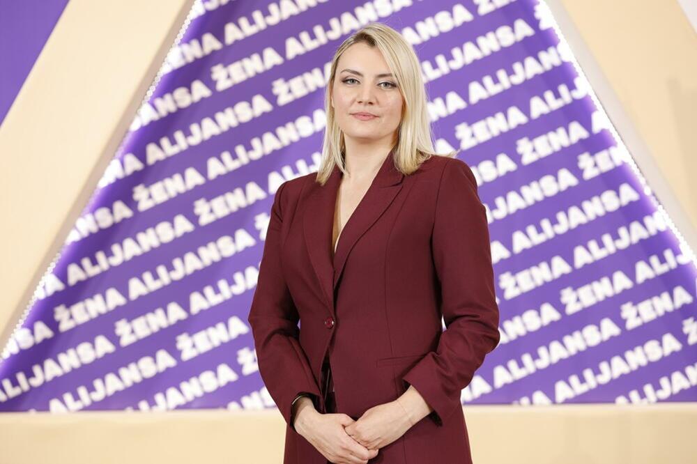 Poslanica DPS-a od decembra ne učestvuje u radu parlamenta, a prihodovala više od 17.000 eura