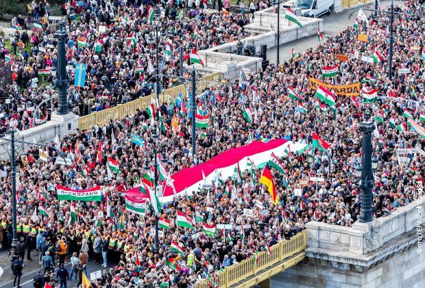 Orban: Nećemo ginuti za Ukrajinu – Marš mira u Budimpešti