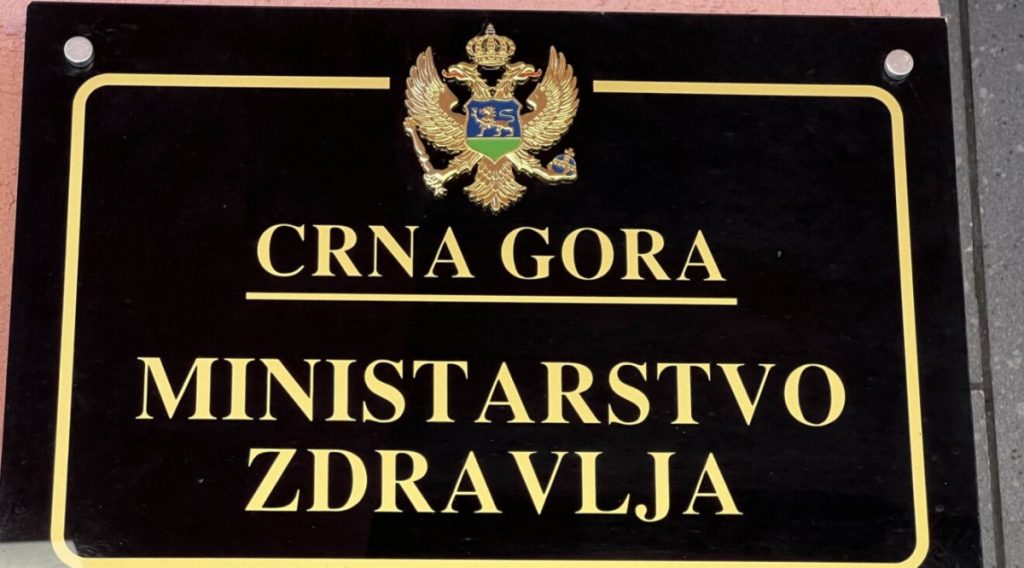 Ministarstvo zdravlja: Istražuju se okolnosti povodom smrti dječaka u Baru, molimo javnost za suzdržanost