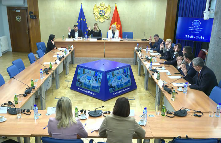 Administarativni odbor jednoglasno predložio da se ukine imunitet Lekiću!
