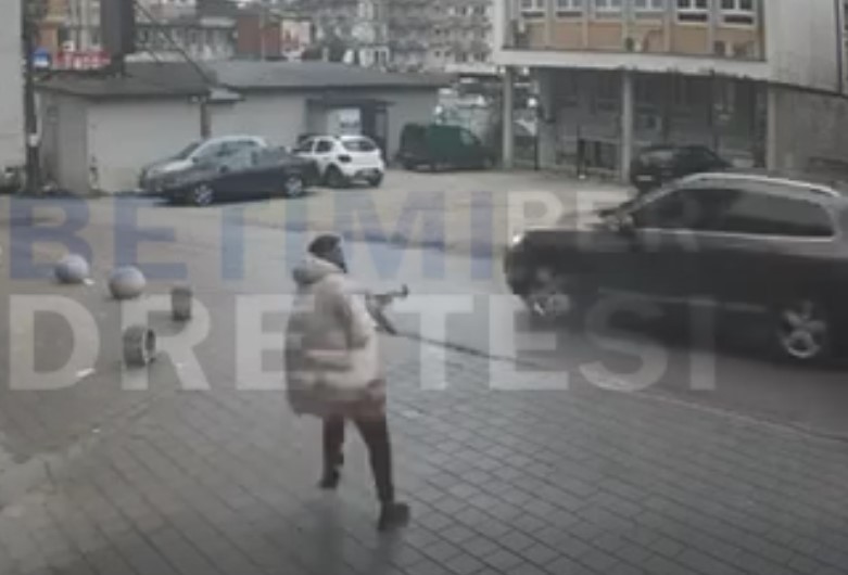 Krvna osveta ispred suda u Peći: Nakon presude upucao dvije osobe