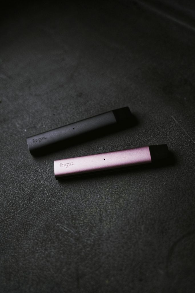 EU planira da zabrani elektronske i filter cigarete?