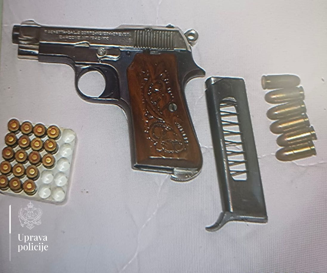 pistolj uprava policije