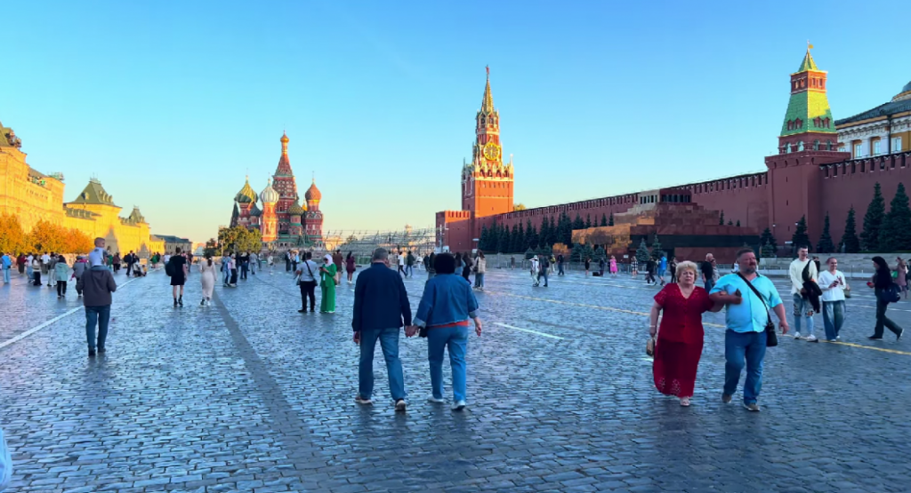 U Moskvi danas temperatura 9,4 stepena; Najtopliji novembar u poslednjih devet decenija