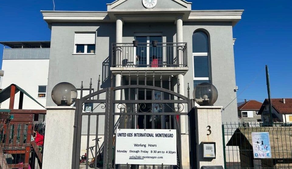 Srednjoj školi UKIM-a privremeno zabranjen rad