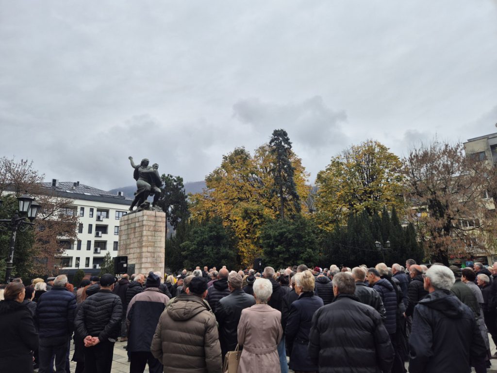 URA podržala protest bivših radnika sa sjevera: Ponovo ćemo predložiti zakon kojim će se oni obeštetiti