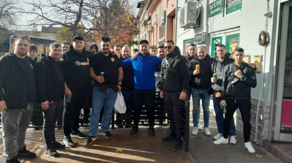 Navijači Rumunije po povratku dočekani u Vršcu: „Mi smo braća i neka ih Bog čuva“