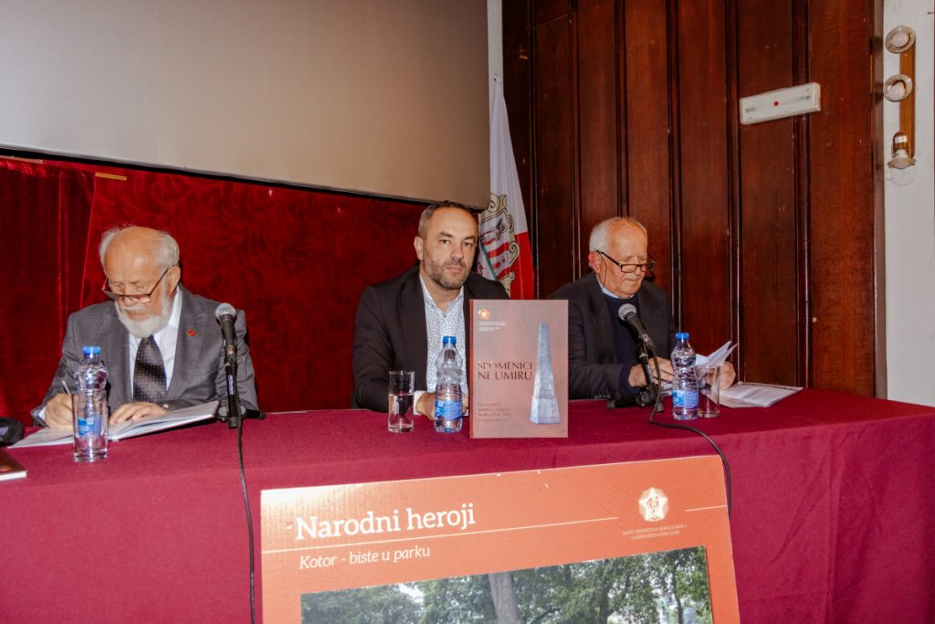 Održana promocija knjige „Spomenici ne umiru“ povodom obilježavanja Dana opštine Kotor
