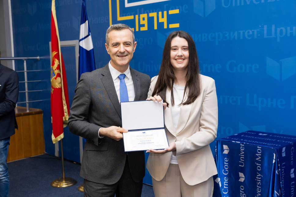 Anastasija Colovic i rektor Vladimir Bozovic