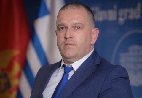 Ćađenović_620x900