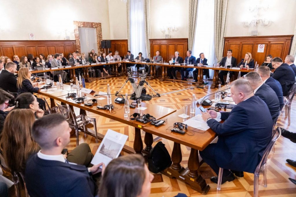 Dukaj sa italijanskim ministrom otvorio panel o reformi javne uprave