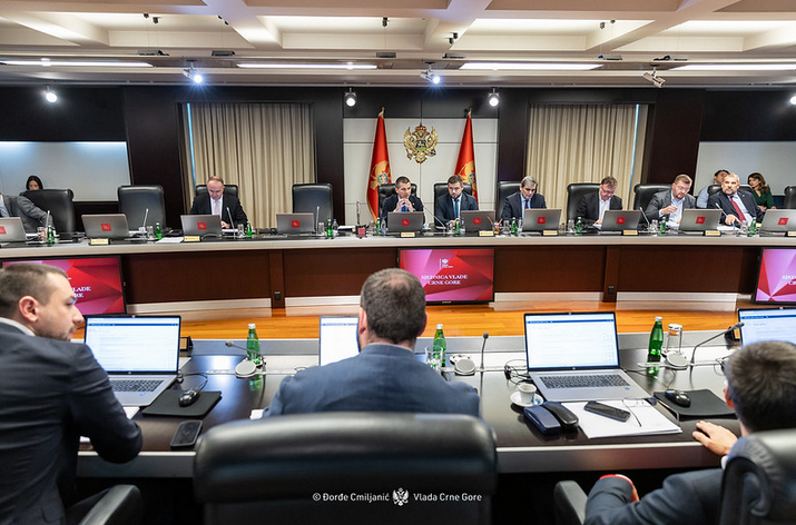 Ništa od povećanja plata funkcionerima