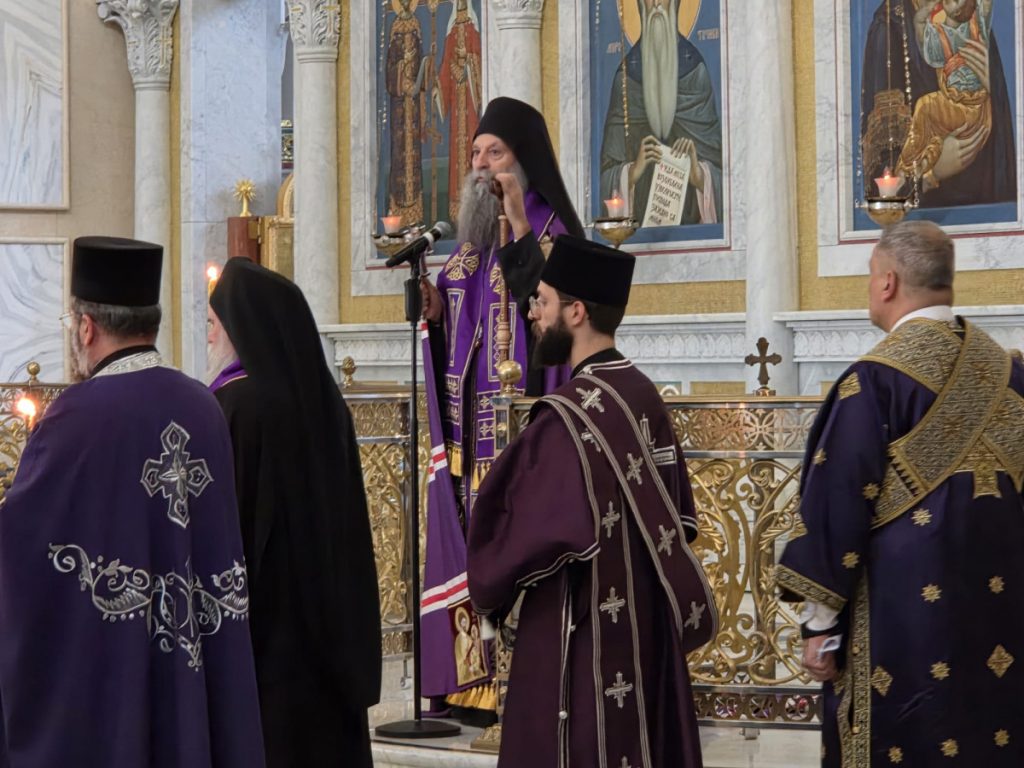 CARSTVO IM NEBESKO; Patrijarh Porfirije služio parastos postradalima u novosadskoj tragediji, prisustvuje i predsjednik Srbije Aleksandar Vučić!