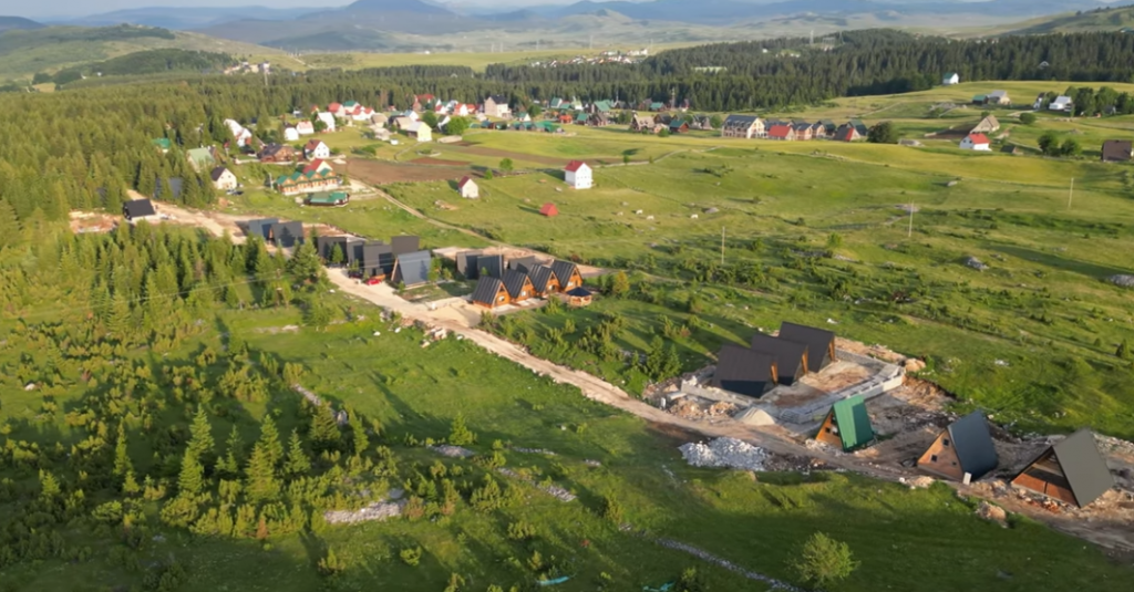Na Žabljaku planirano rušenje oko 130 bespravnih objekata