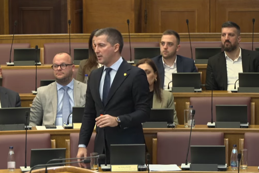 (VIDEO) Bečić u Skupštini: Veting najvažniji proces za crnogorsko društvo; Bogdanović: Kada država krene – kukala vam majka