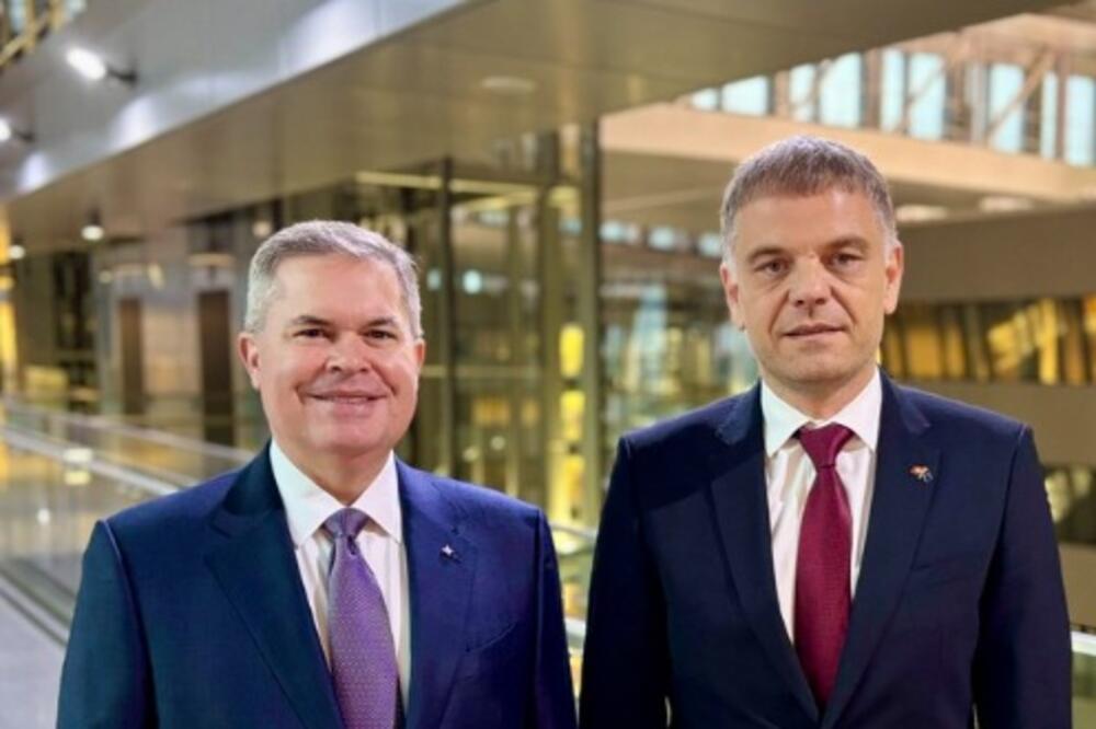 Janović sa pomoćnikom generalnog sekretara NATO-a: Impresioniran sam rezultatima koje je ostvarila obavještajno-bezbjednosna zajednica Crne Gore