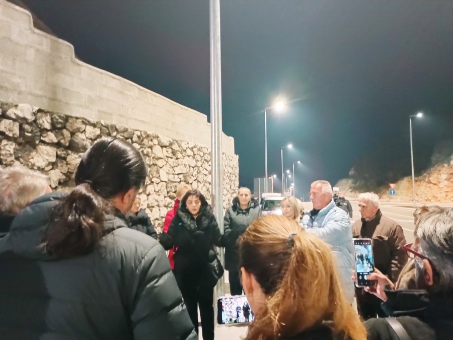 Porodice stradalih na Cetinju: Imamo informaciju da je smijenjen Jokić, odlučićemo o eventualnom prekidu protesta