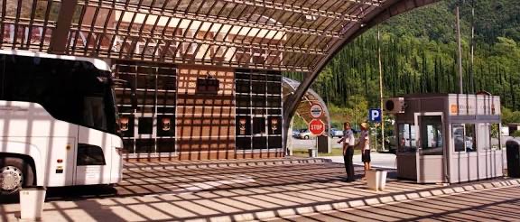 Carinski službenici na GP Dobrakovo pronašli 110.000 eura neprijavljenog novca!