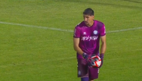 Golman postigao pogodak „s gola na gol“ (VIDEO)