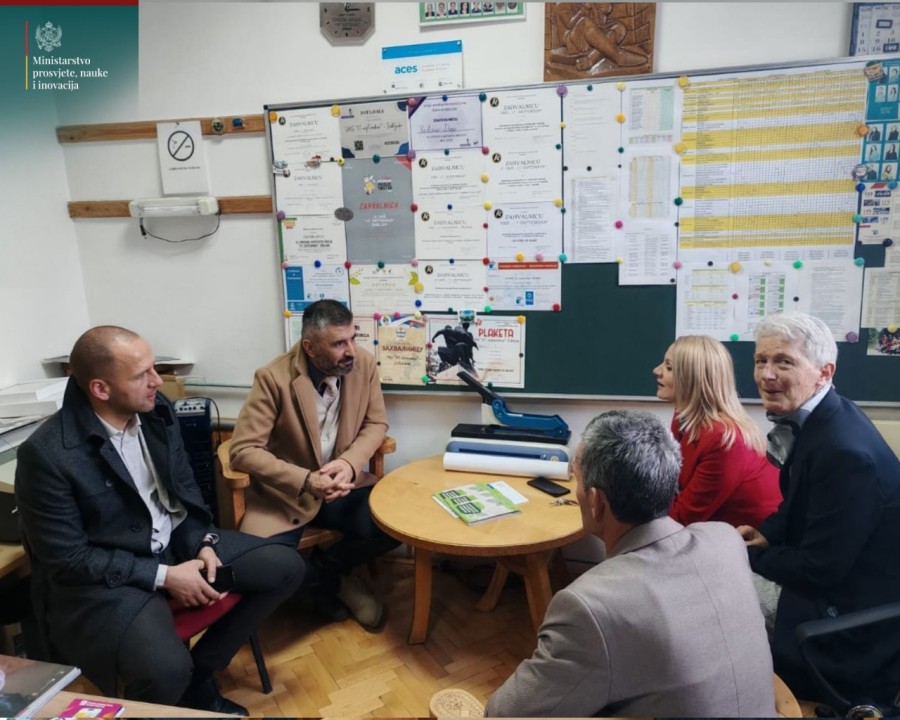 Predstavnici Ministarstva prosvjete, nauke i inovacija u posjeti školama na Žabljaku