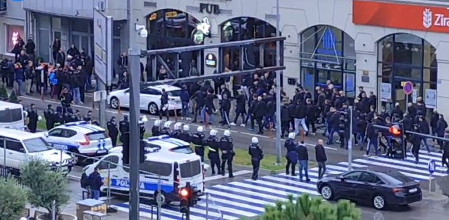 Hrvatski mediji: Crnogorska policija spriječila incident – Delije i Grobari htjeli da naprave sačekušu navijačima Hrvatske