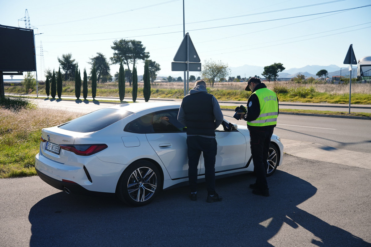 policija
