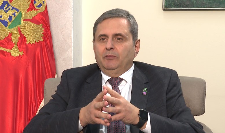 Radunović: Moj odnos sa Kneževićem nije narušen, postrojenje u Botunu rješava probleme i Zete