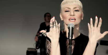 Ovo su najniže pjevačice na estradi! Ona je visoka samo 156 centimetara, ali je prava bomba, a i one su sitne, ali dinamitne.