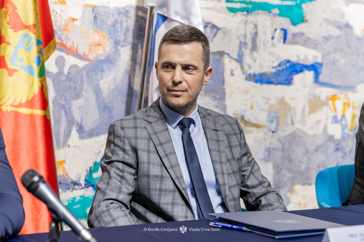 sasa mujovi