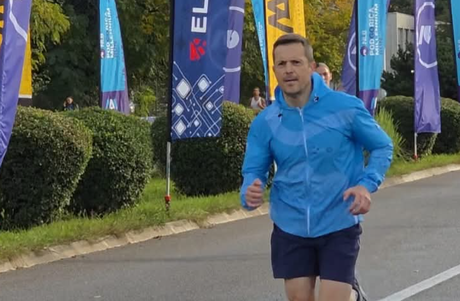 I gradonačelnik Podgorice promoviše sportski duh Glavnog grada: Saša Mujović učestvovao na podgoričkom maratonu