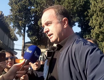„Albanski nacionalista“ ili meta političkih etiketa? Nik Đeljošaj večeras u Slobodnoj zoni!