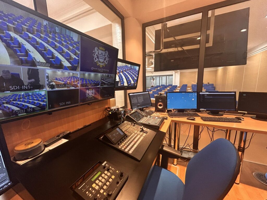 Skupština Glavnog grada modernizovala opremu – Borovinić Bojović: Potvrđujemo punu posvećenost digitalizaciji i savremenim rješenjima