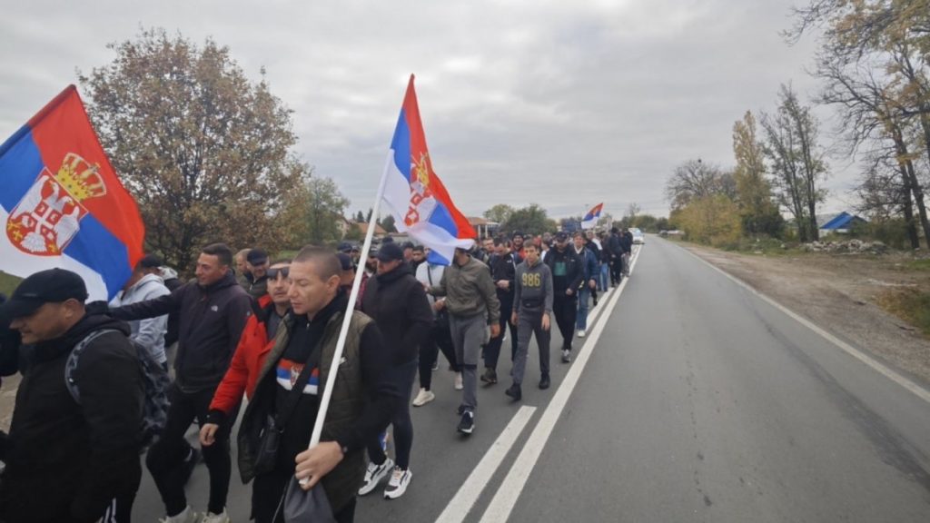 Grupa Srba sa Kosova nastavila put ka Novom Sadu