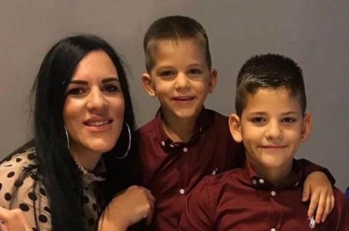„MOJ MAŠANE, PRETEŠKA RANO MOJA… NISI SAM, S TOBOM SU BRAT I MAJKA TVOJA!“ Srceparajuća rođendanska poruka za dječaka koji je ubijen u masakru na Cetinju!